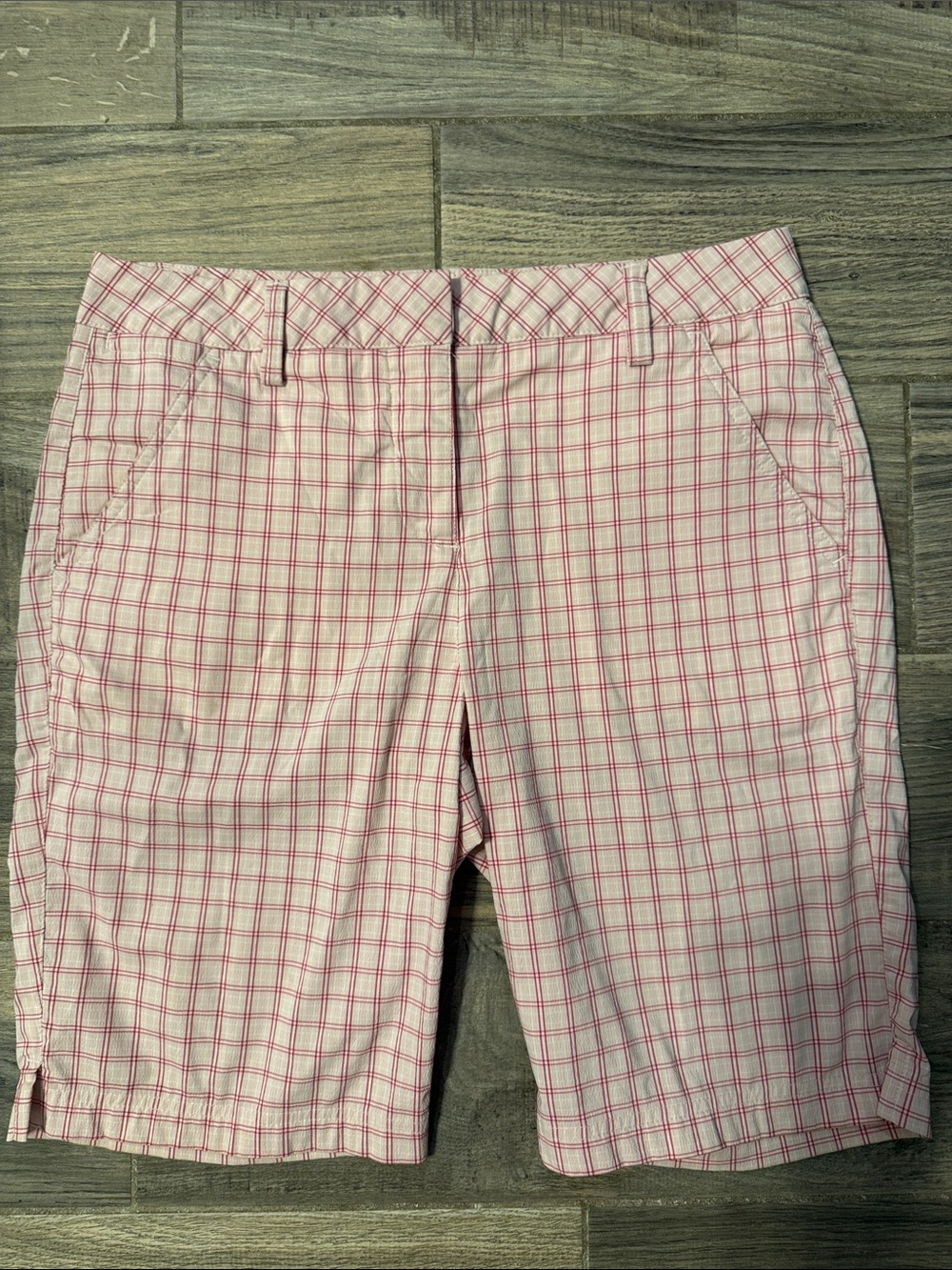 Puma Golf Shorts Size 4 Women’s pink plaid EUC Walking